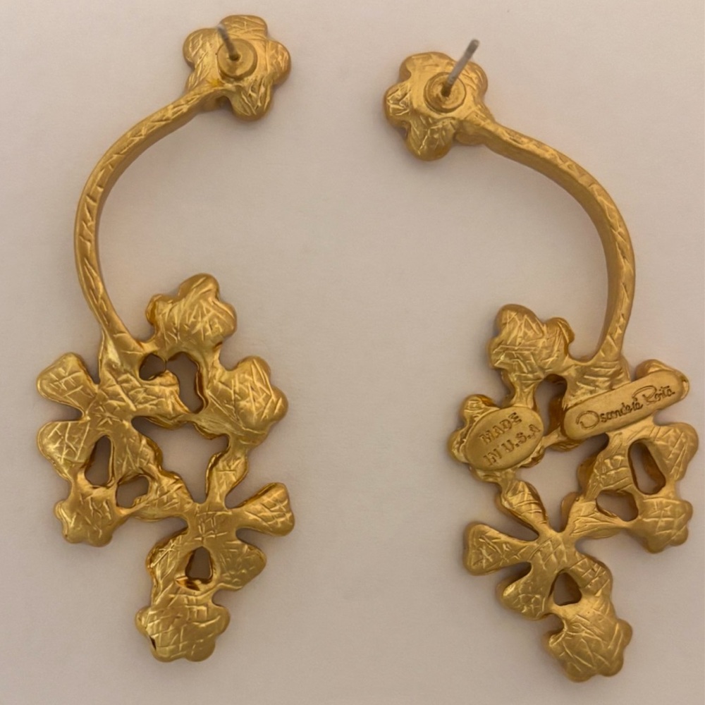 OSCAR DE LA RENTA • Flower Cluster Earrings Pink Enamel Gold Post drop - Picture 8 of 10